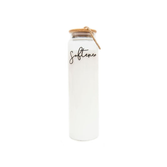 Store your liquids in style with our 1L glass bottle with bamboo twine lid. It is the perfect addition for a more organised laundry.