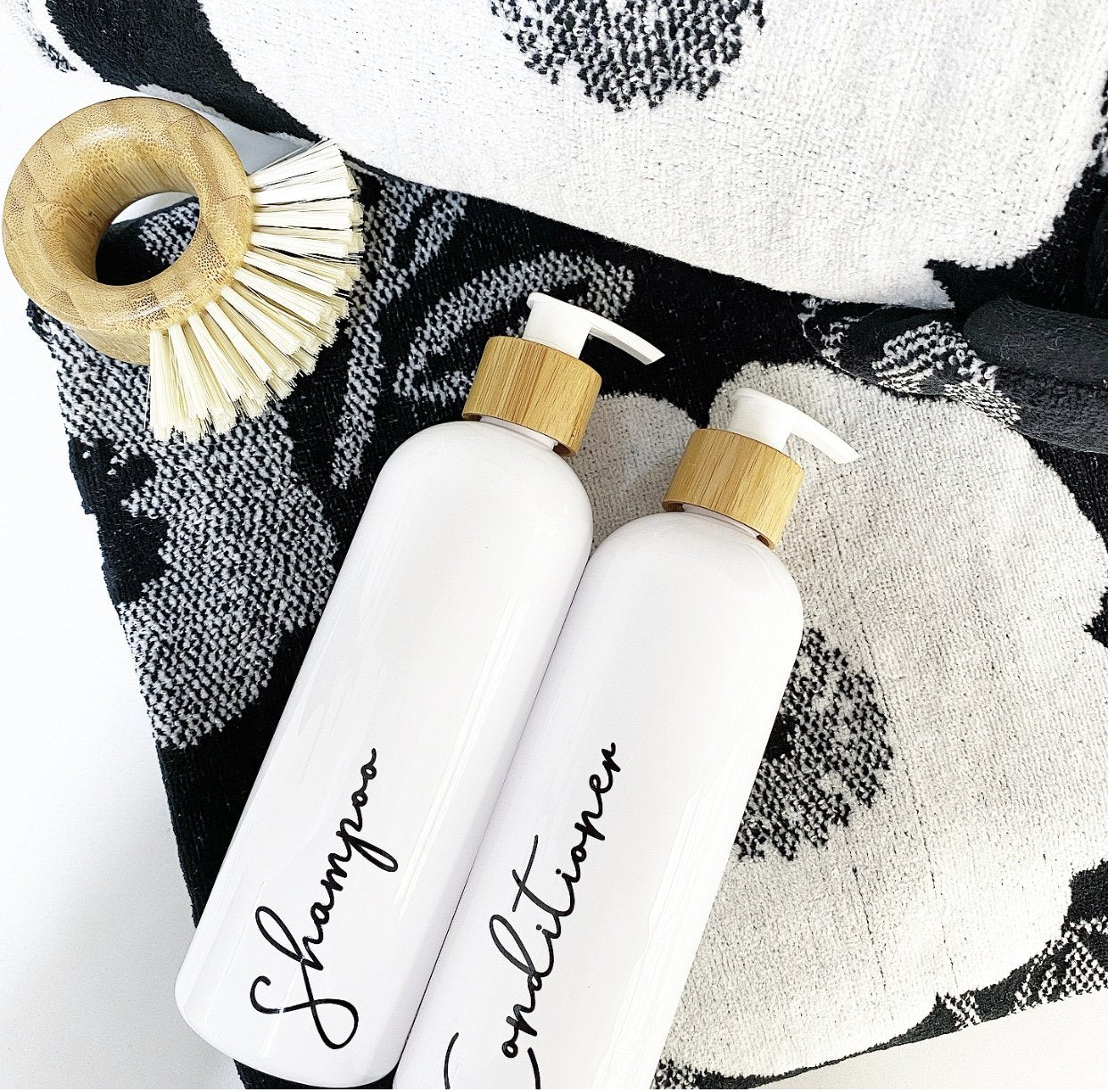 White Bathroom Pump Bottle - 1L - Little Label Co The Home of Organisation For Kitchen, Bathroom, Laundry & More